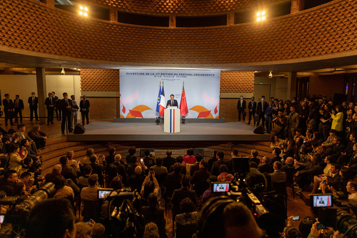 第17届中法文化之春揭幕 马克龙亲临现场并观展