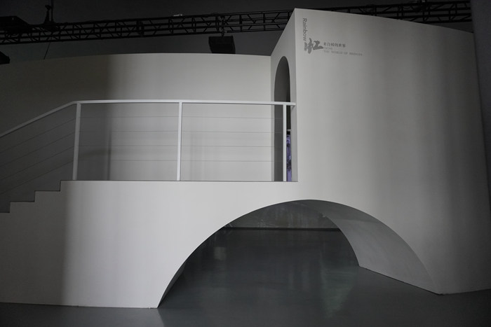 桥与虹，映照出当下时代的苏州意象——吴洪亮谈第六届金鸡湖双年展