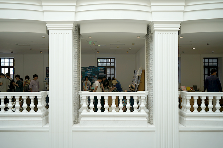 钻下去，长出来：“第八届abC艺术书展