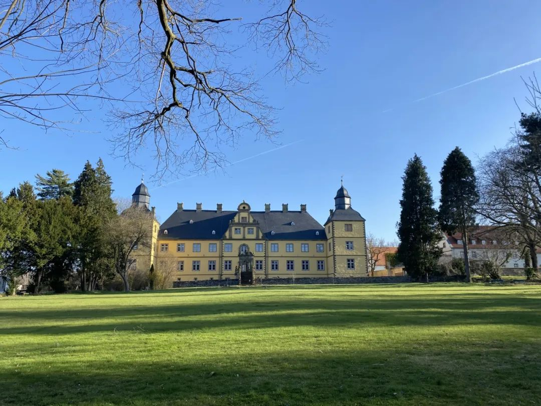 《轰…》中德当代艺术展在德国艾菲德艺术中心开幕